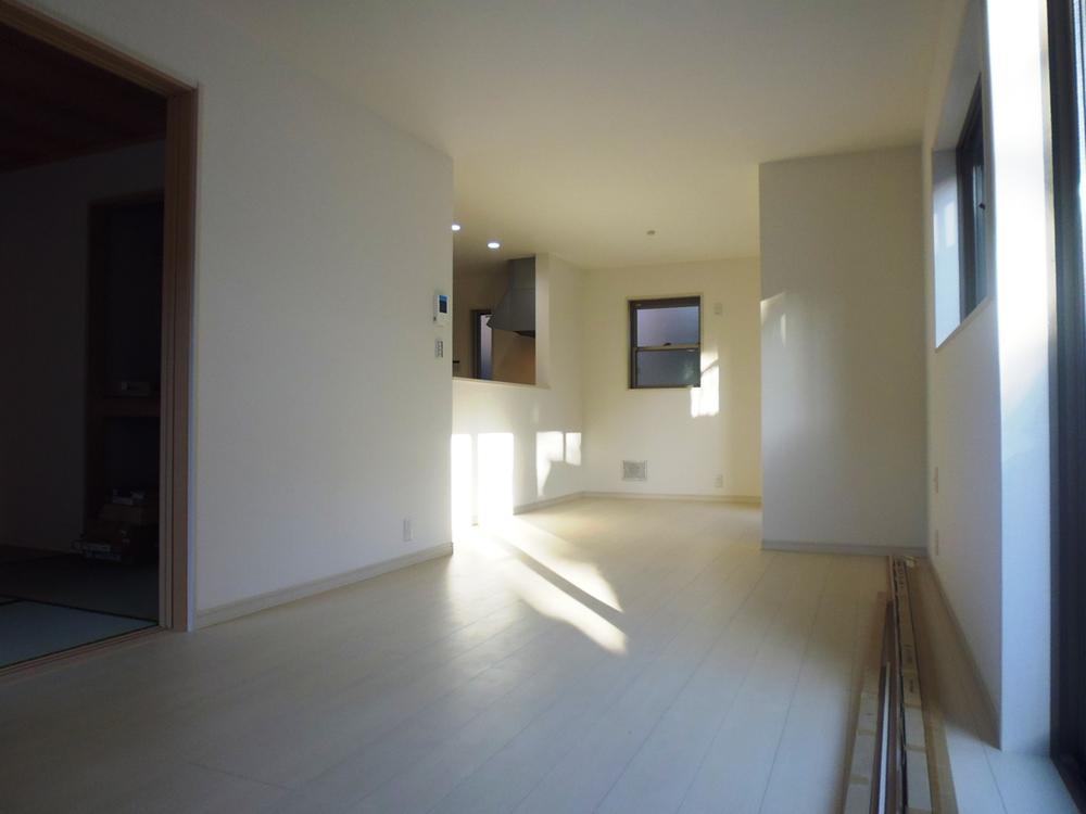 Living. Spacious 18 Pledge of LDK