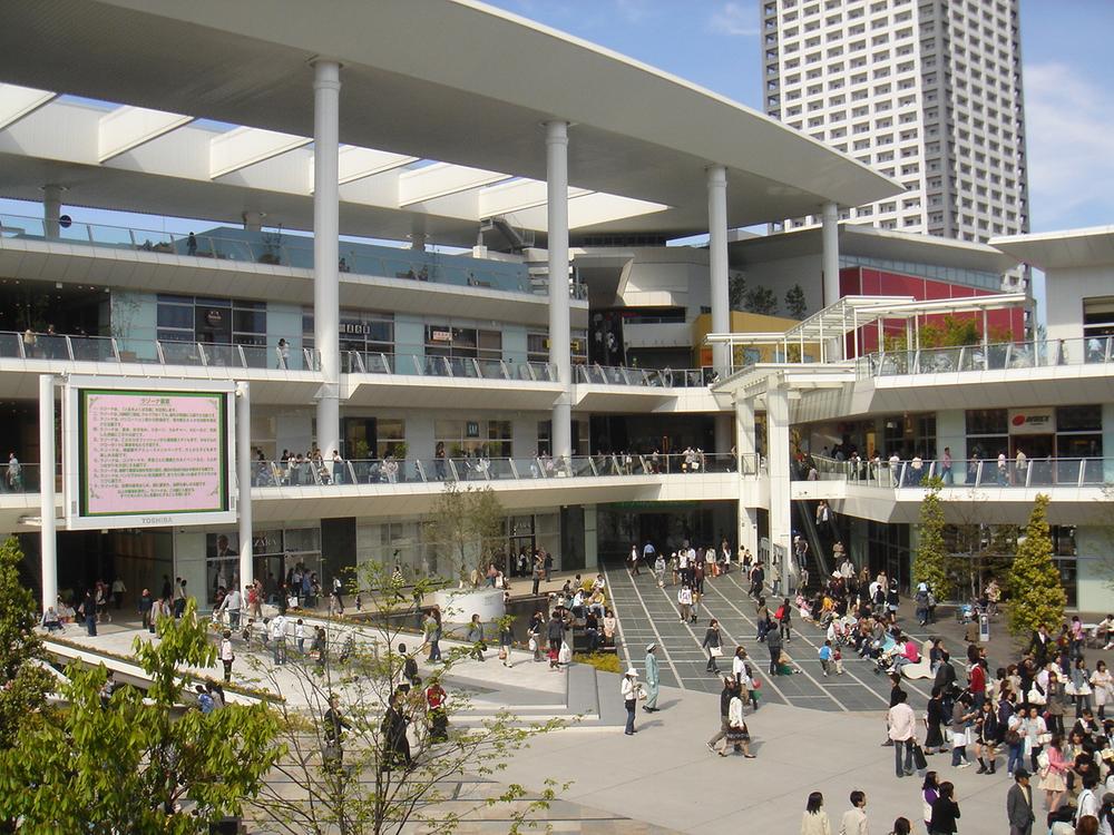 Shopping centre. Kawasaki Plaza