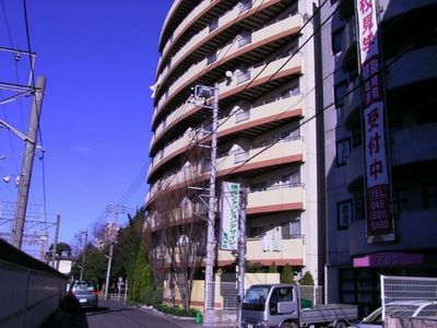 Building appearance. Good location designer apartment of a 1-minute walk from Tsurumi Station