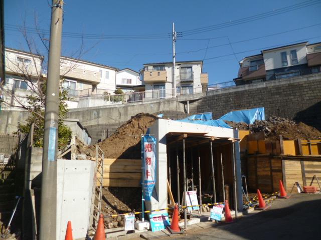 Local photos, including front road. Local (12 May 2013) Shooting