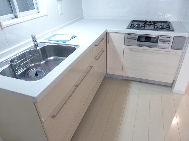 Kitchen. C Building Indoor (December 5, 2013) Shooting