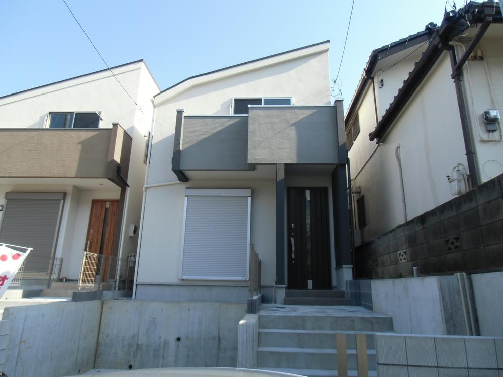 Local appearance photo. Local (10 May 2013) Shooting