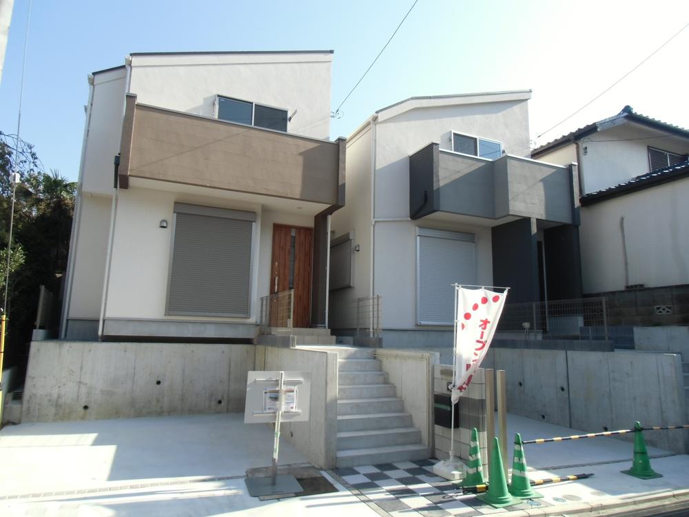 Local appearance photo. Large car space spacious!