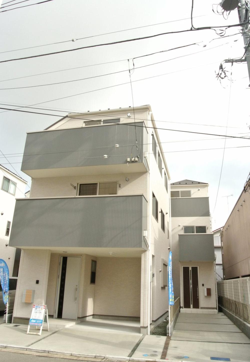 Local appearance photo. 8 Building