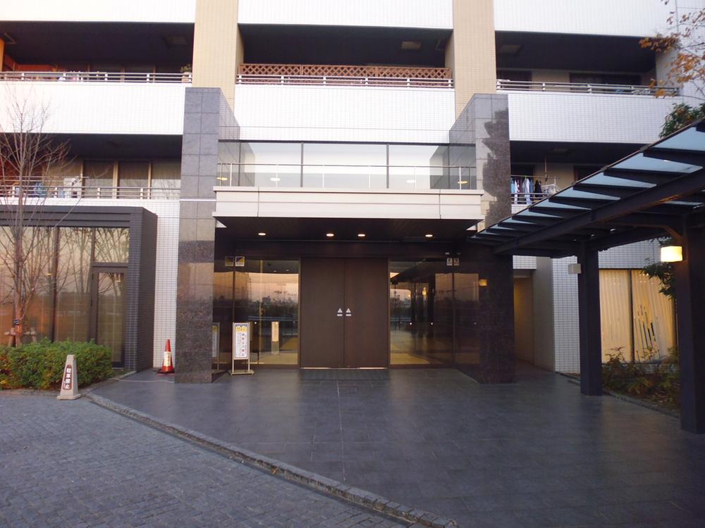 Entrance. Common areas