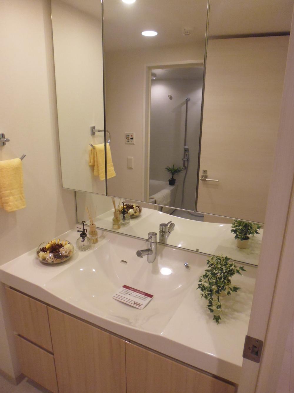 Wash basin, toilet. Indoor shooting