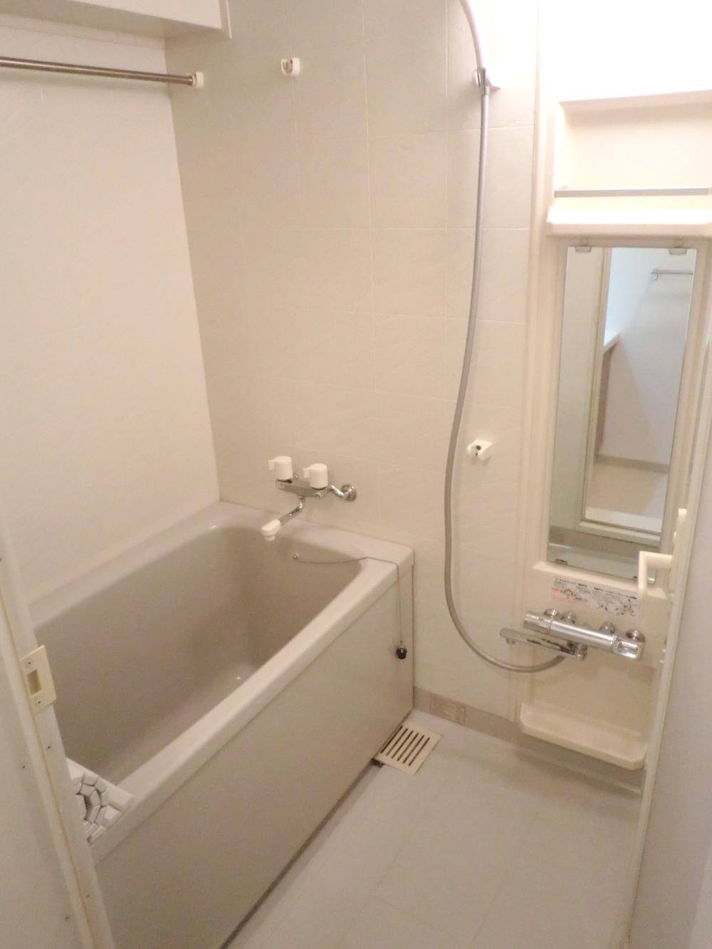 Bathroom. Indoor (11 May 2013) Shooting