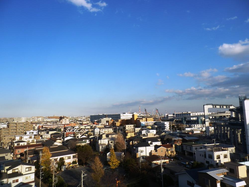 View photos from the dwelling unit. View from the site (December 2013) Shooting