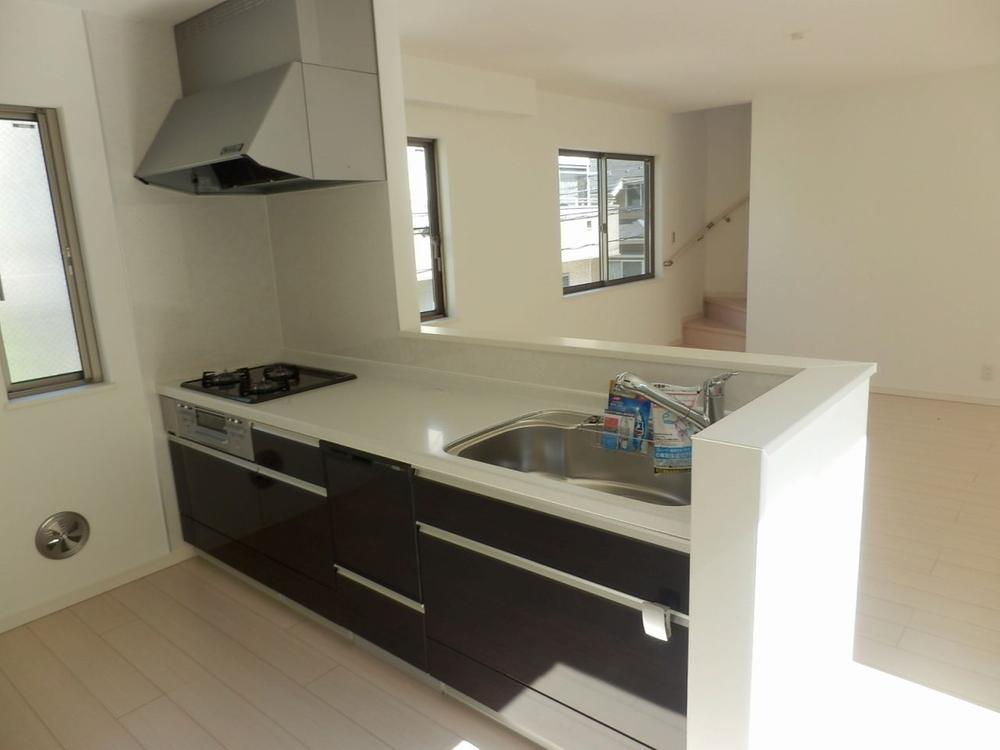 Kitchen. Kitchen (October 2013) Shooting 8 Building is in the kitchen. Since the kitchen space is Yes taking widely, It is very easy to use!