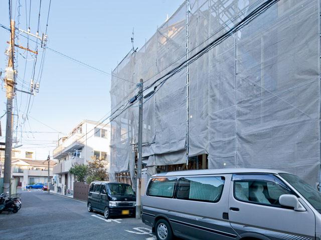 Local photos, including front road. Local (11 May 2013) Shooting