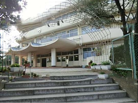 Junior high school. Kaminomiya 600m until junior high school