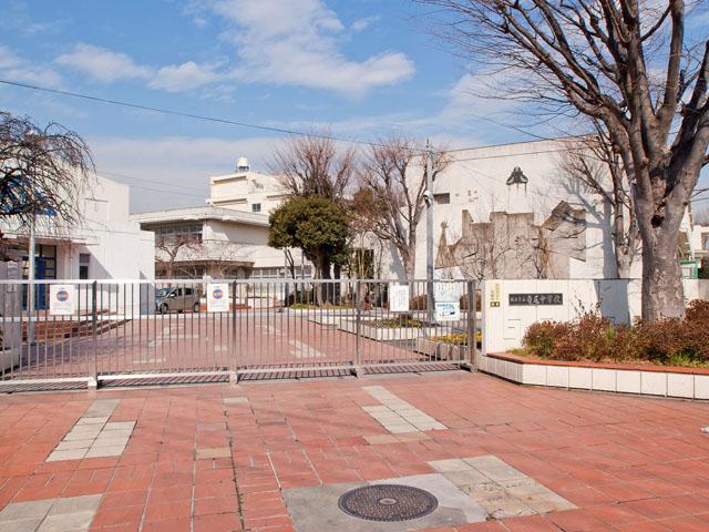 Junior high school. 1554m to Yokohama Municipal Terao Junior High School