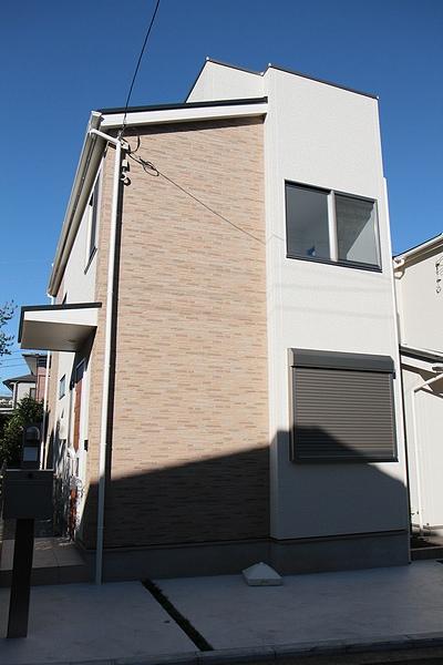 Local appearance photo. Local (10 May 2013) Shooting