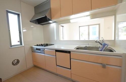 Kitchen. Indoor (10 May 2013) Shooting