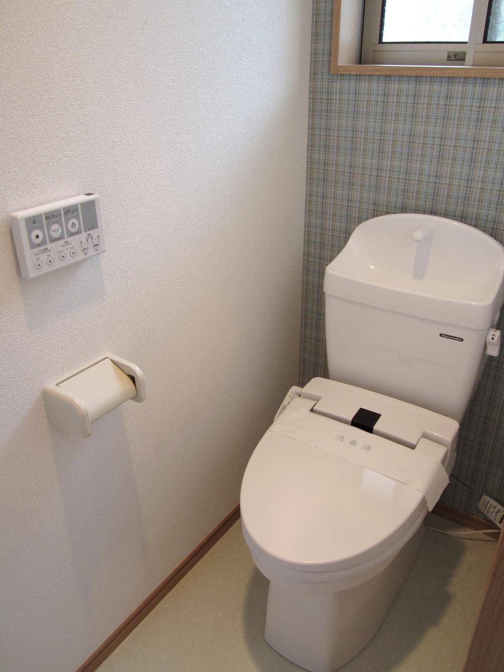 Same specifications photos (Other introspection). Remote control with shower toilet - the same specification