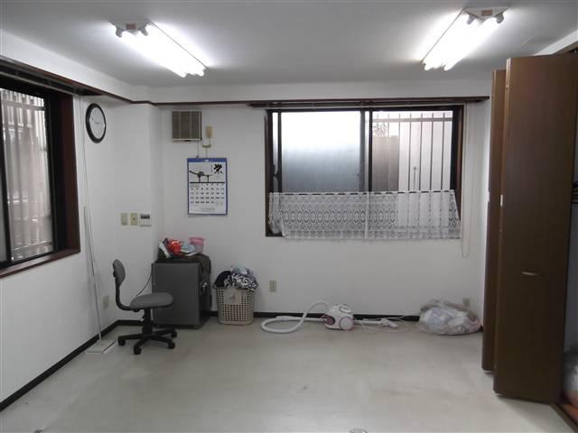 Non-living room. First floor office