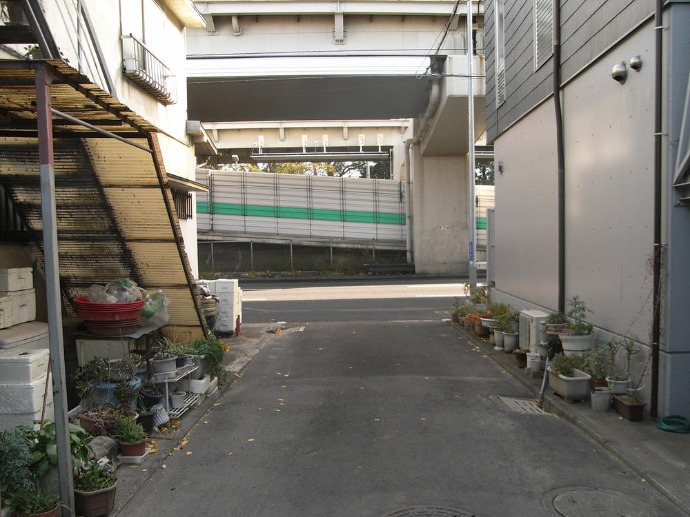 Local photos, including front road. Local (12 May 2013) Shooting