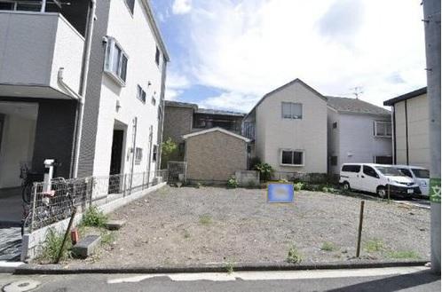 Local appearance photo. Local (11 May 2013) Shooting