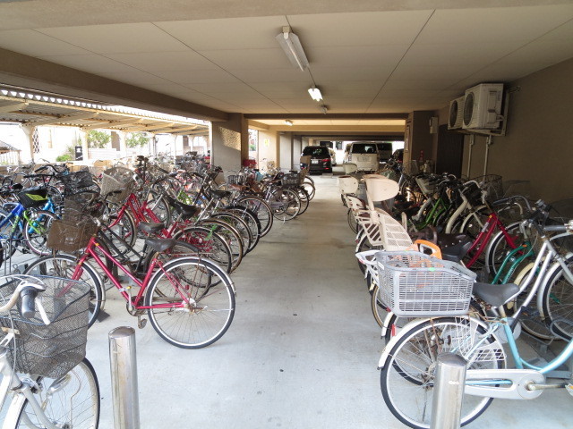 Other common areas.  ☆ Bicycle-parking space ☆ 