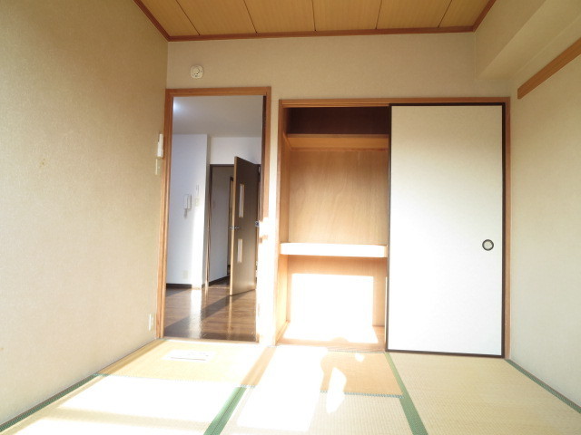 Other room space.  ☆ Japanese-style room ☆ 