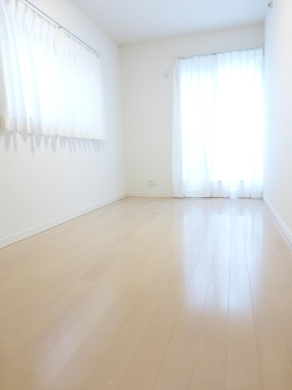 Non-living room. Indoor (November 25, 2013) Shooting