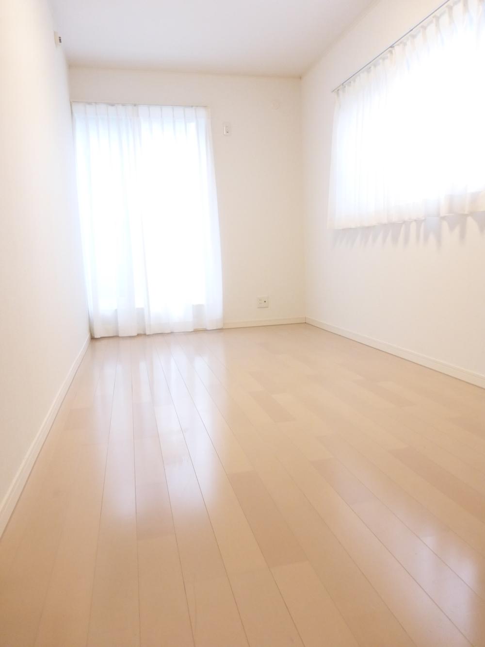 Non-living room. Indoor (November 25, 2013) Shooting