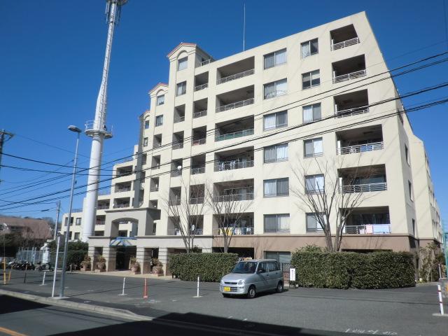 Local appearance photo. It is a large apartment of all 226 House. Located a 1-minute walk from the bus stop is also attractive (February 2013) Shooting