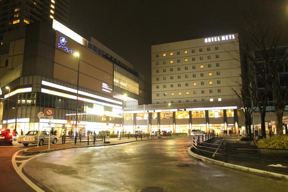 station. 1600m to Tsurumi Station