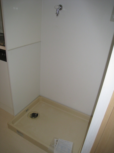 Other Equipment. Century Tsurumi 403 Room No. Indoor Laundry Storage