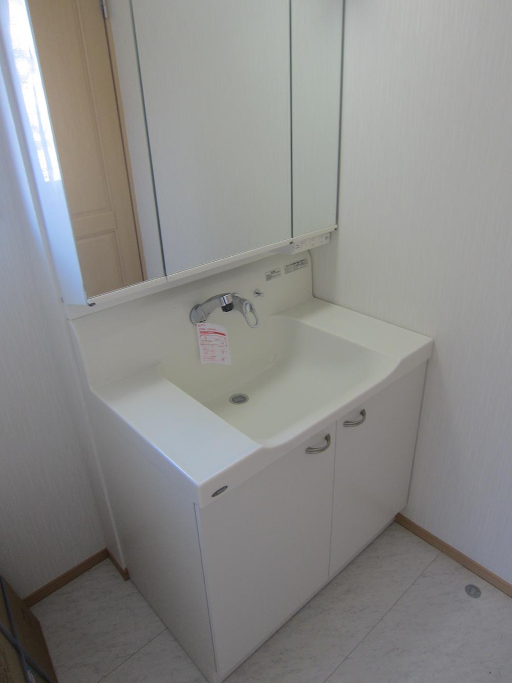 Wash basin, toilet. Same specifications