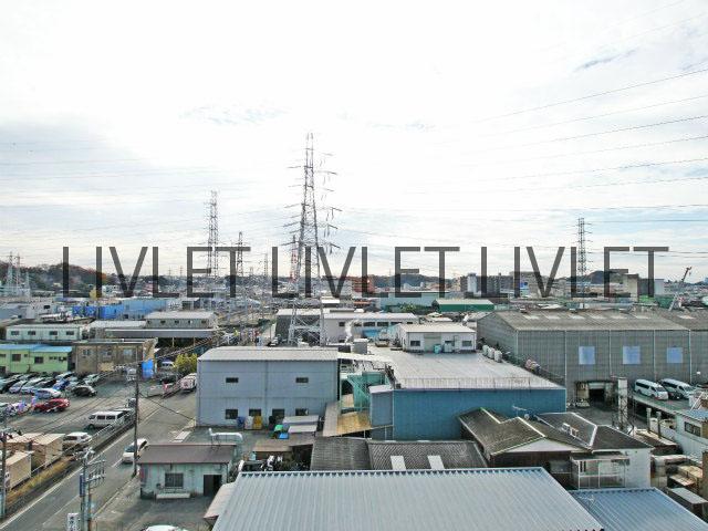 View photos from the dwelling unit. View from the site (December 2013) Shooting