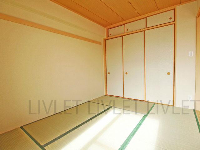 Non-living room. Indoor (12 May 2013) Shooting