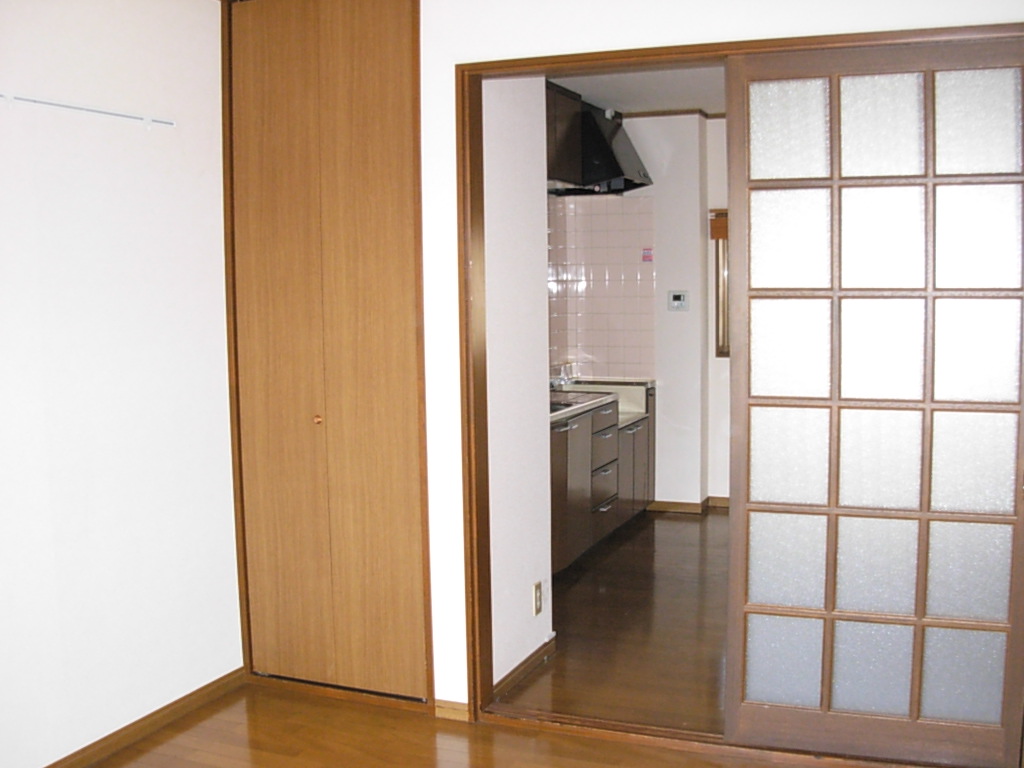 Living and room. Interoceanic 6 tatami opposite direction