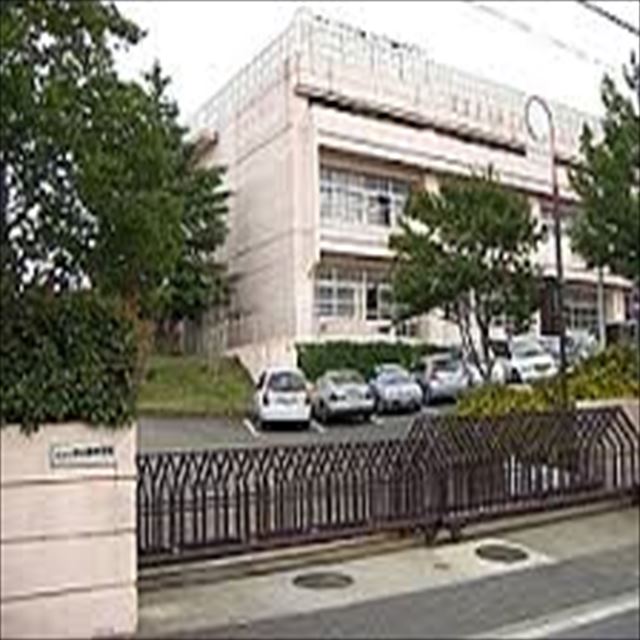 Junior high school. Nakagawanishi 270m until junior high school (junior high school)