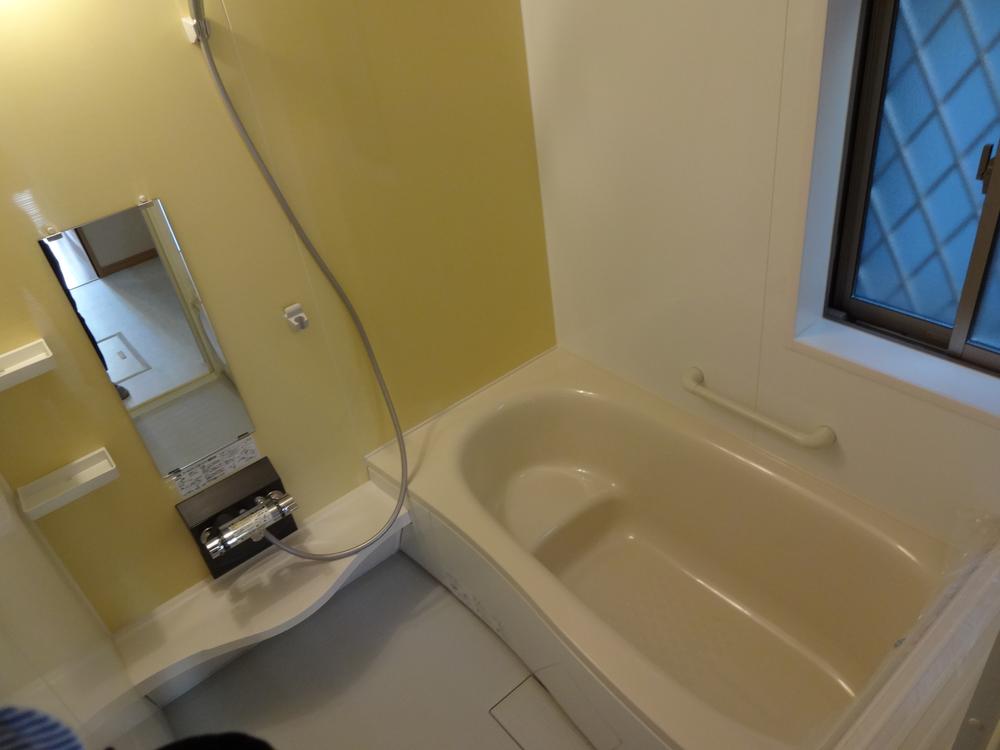 Bathroom. Indoor (12 May 2013) Shooting