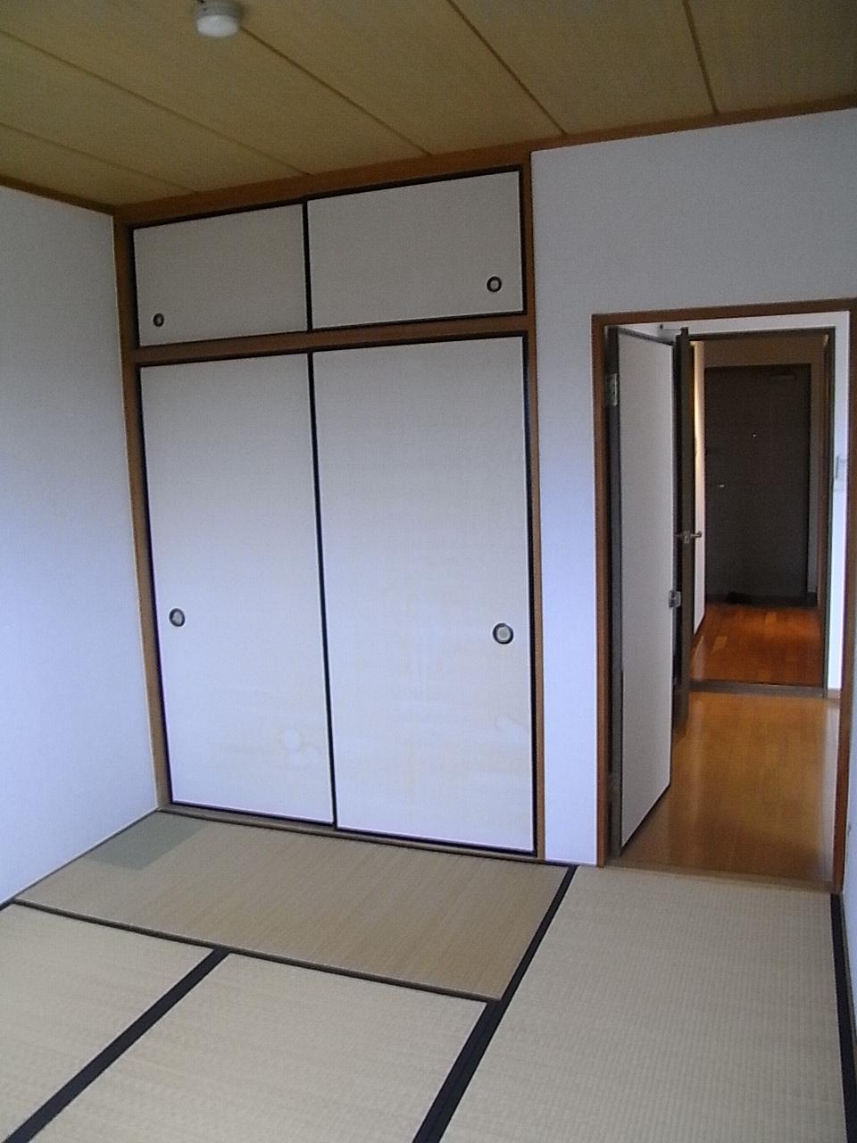 Non-living room. Japanese-style storage