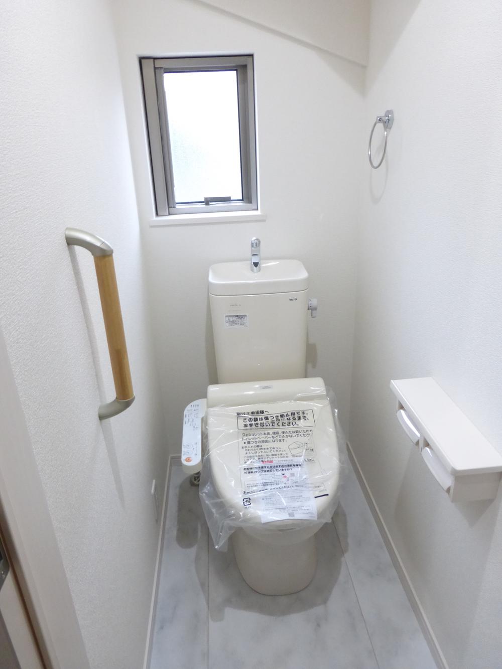Toilet. 1 Building Indoor (October 22, 2013) Shooting