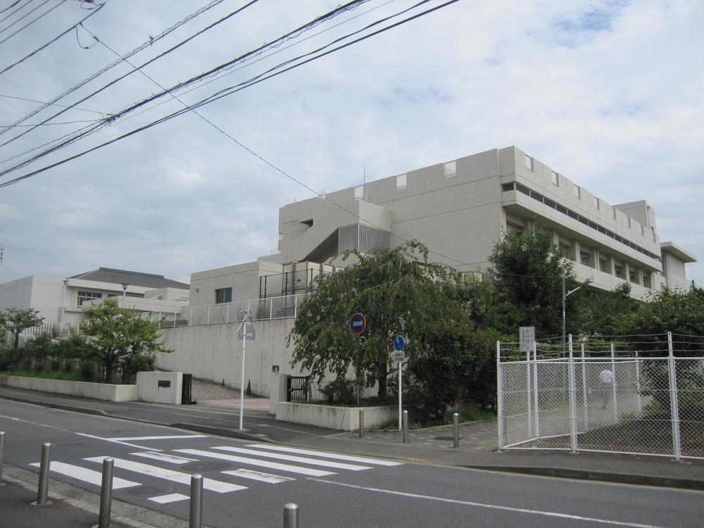 Primary school. Kita Yamata until elementary school 430m