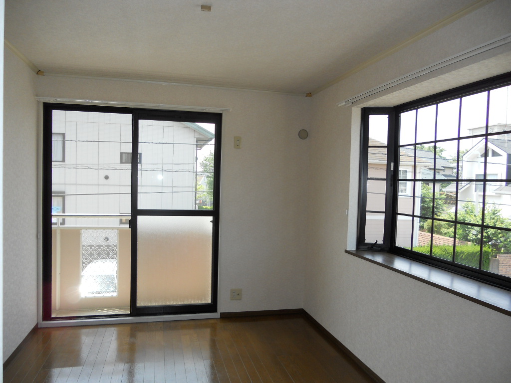 Other room space. 2F Western-style bay window