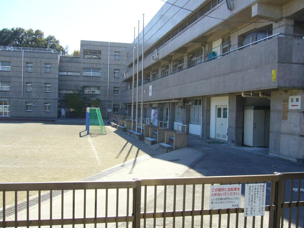 Primary school. Edahigashi first elementary school