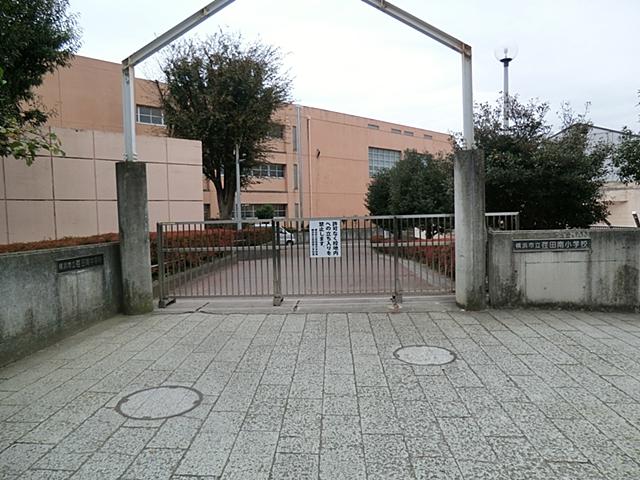 Primary school. 449m to Yokohama Municipal Etaminami Elementary School