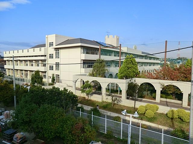 Primary school. 500m to Yokohama Municipal Kita Yamata Elementary School