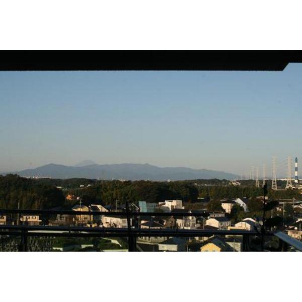 Balcony. 9th floor for at the location of the hill, There is a feeling of opening.