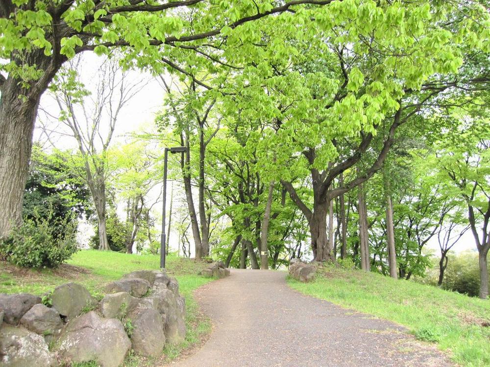 park. New Town 150m large number of park to Nakagawa Hachimanyama park is dotted, This park is just a location to walk