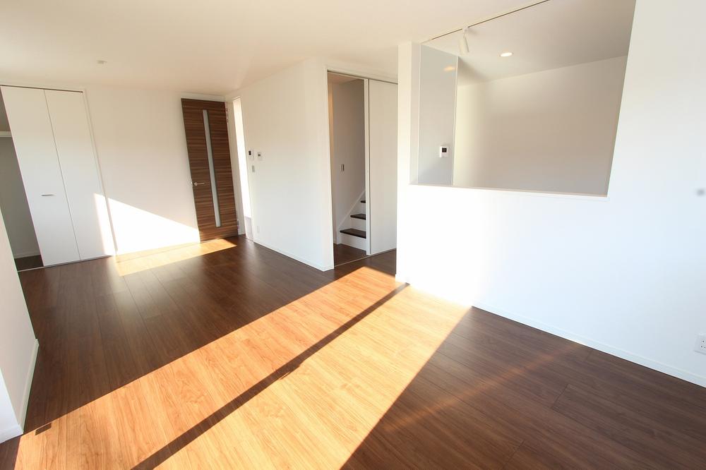 Living. D Building LDK, Deep shade is characteristic.