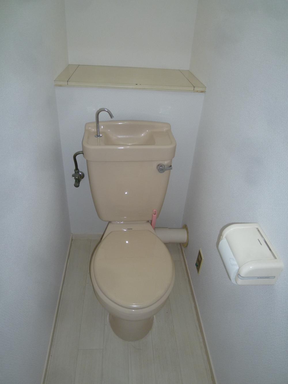 Toilet. 2013 October 13, shooting