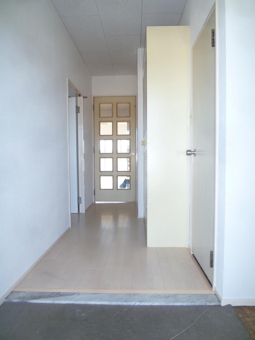 Entrance. 2013 October 13, shooting