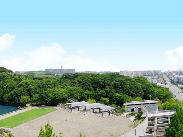 Features of the building.  [Located in the very "Parkside" of about 15m to large park]  ※ In fact a somewhat different in the view from the local 10-floor equivalent (July 2013 from a distance of 10m from the local shooting).