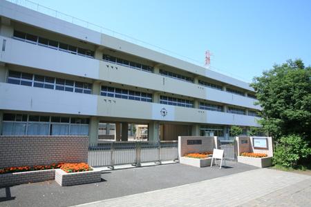 Junior high school. 1177m to Yokohama Municipal Higashiyamata junior high school