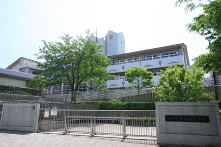 Primary school. 1323m to Yokohama Municipal Higashiyamata Elementary School